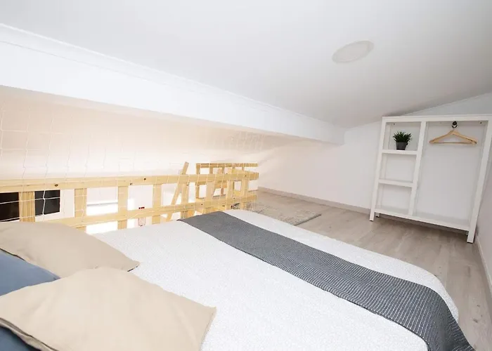 E5tudio Esq. Apartman *